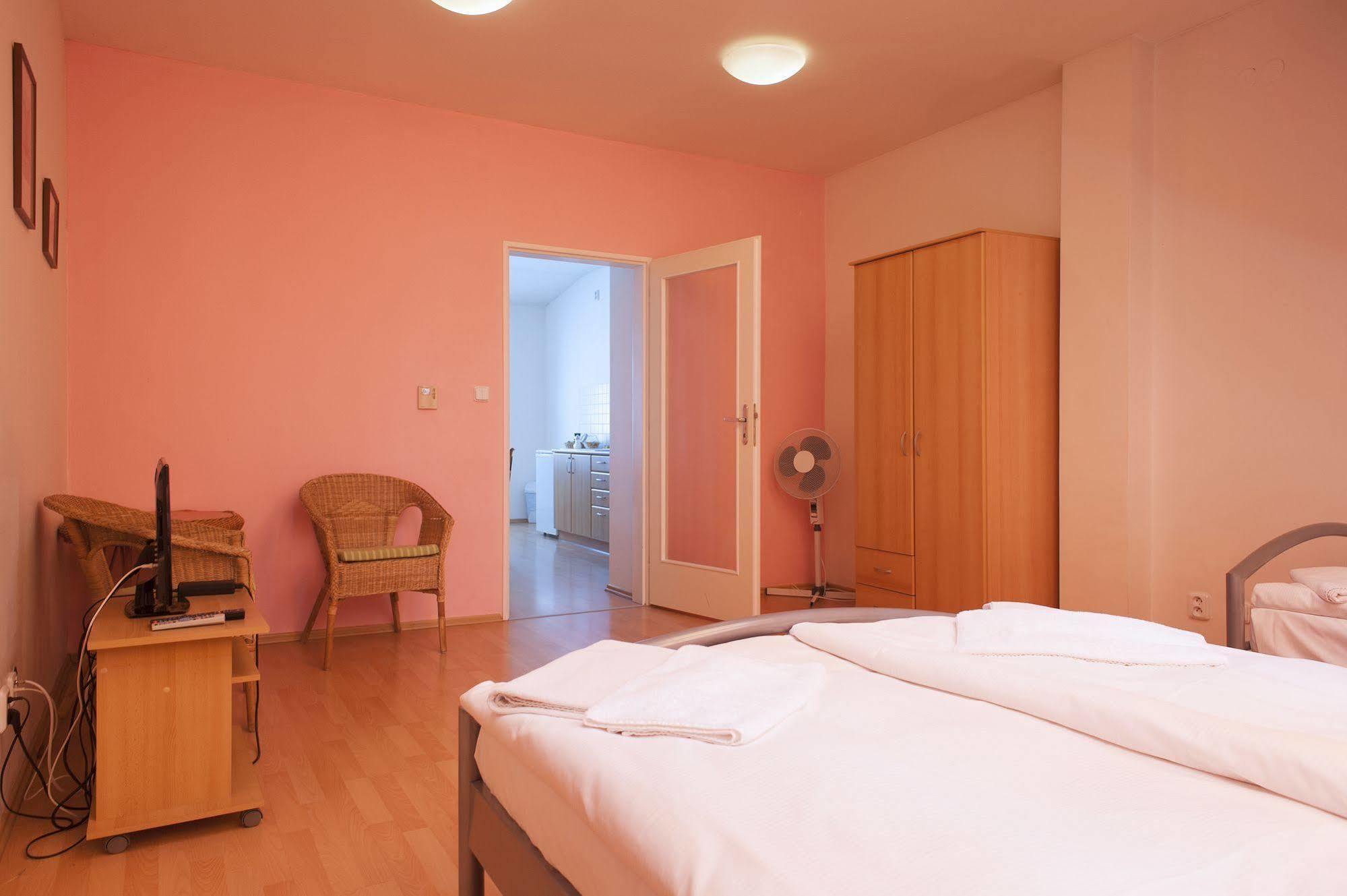 Aparthotel Alea House
